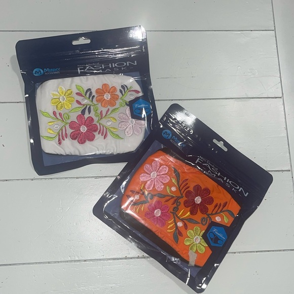 2 Minky Floral Fashion Masks - Picture 2 of 7